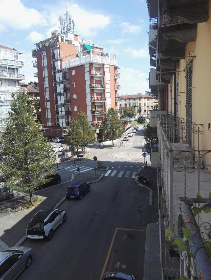 Cinecasa Di Andrea E Cristina Apartment Торино Екстериор снимка