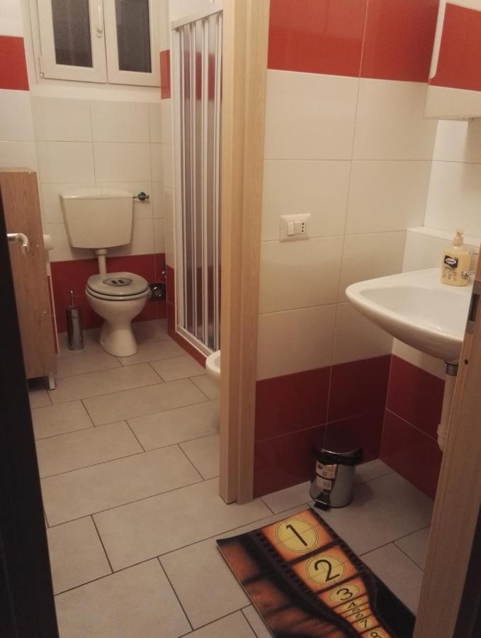 Cinecasa Di Andrea E Cristina Apartment Торино Екстериор снимка