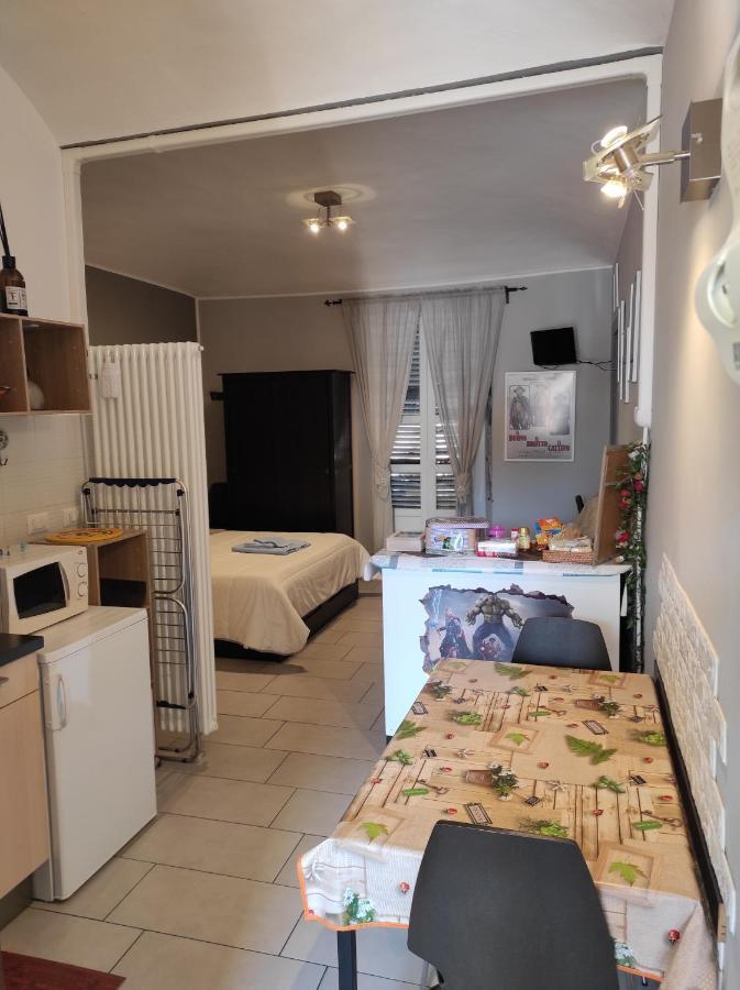 Cinecasa Di Andrea E Cristina Apartment Торино Екстериор снимка