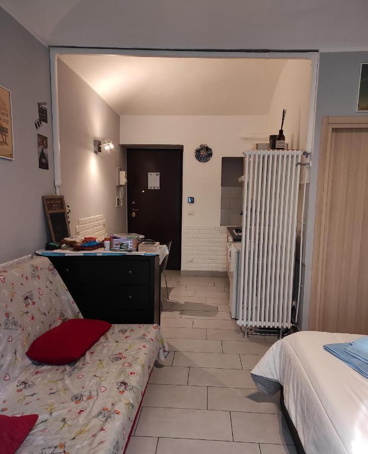 Cinecasa Di Andrea E Cristina Apartment Торино Екстериор снимка