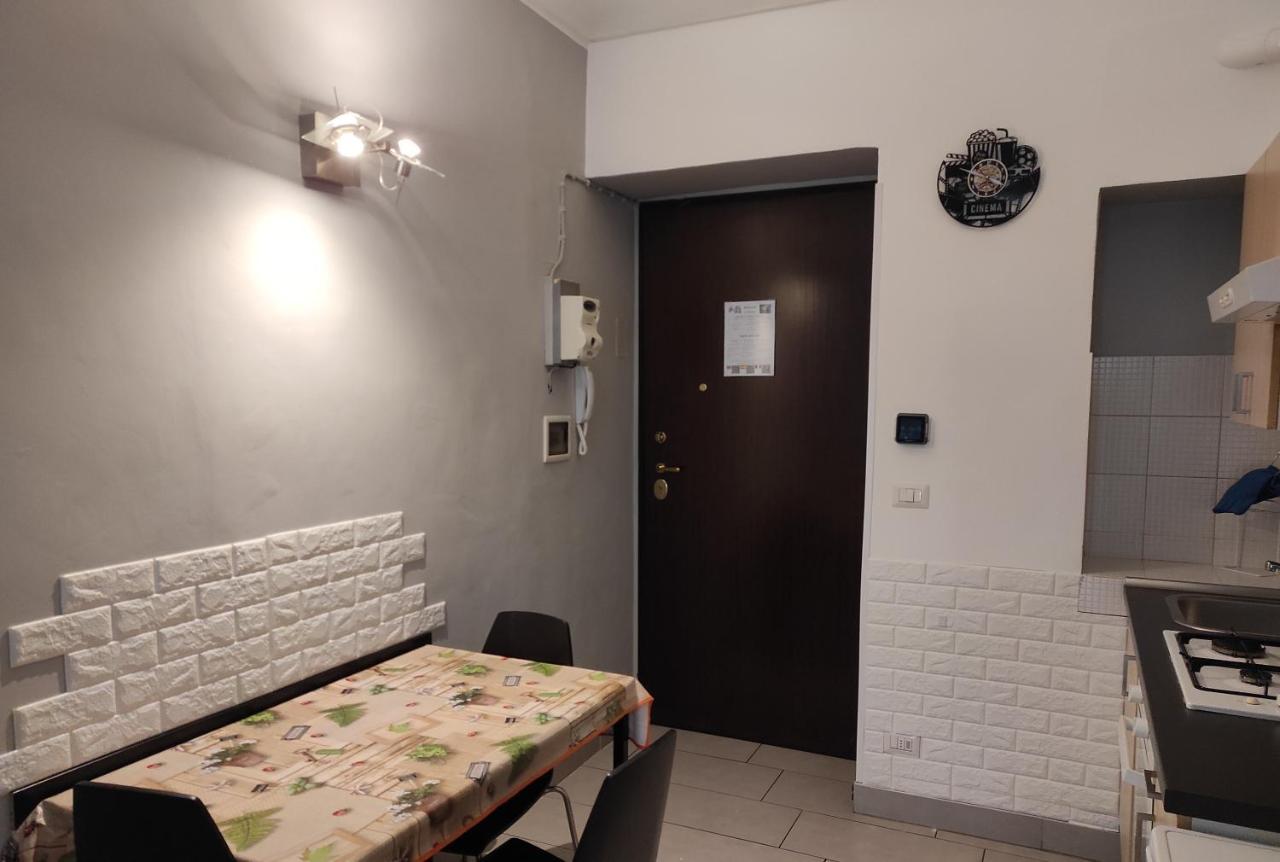 Cinecasa Di Andrea E Cristina Apartment Торино Екстериор снимка