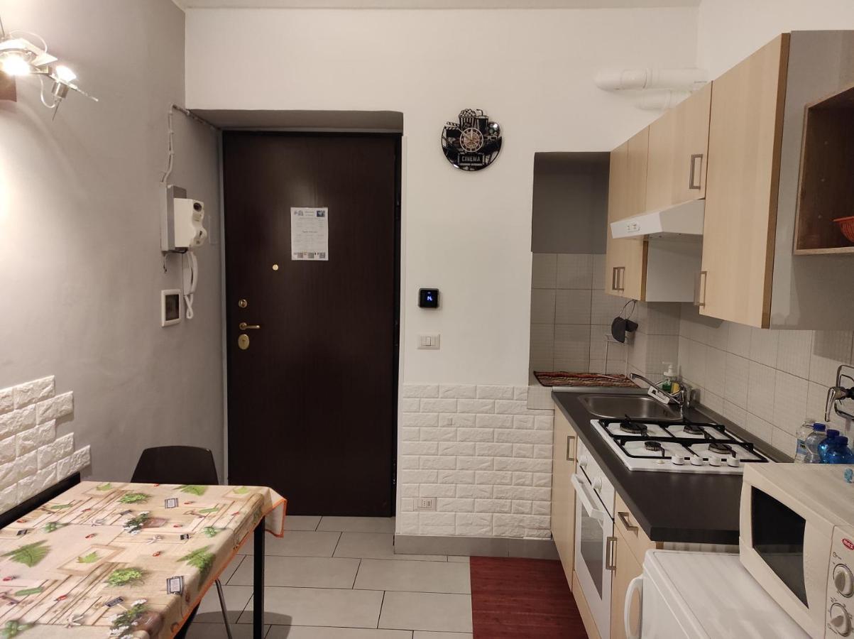 Cinecasa Di Andrea E Cristina Apartment Торино Екстериор снимка