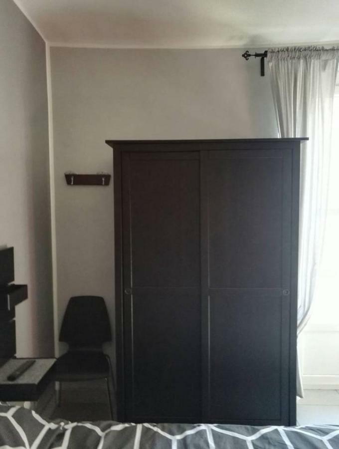 Cinecasa Di Andrea E Cristina Apartment Торино Екстериор снимка